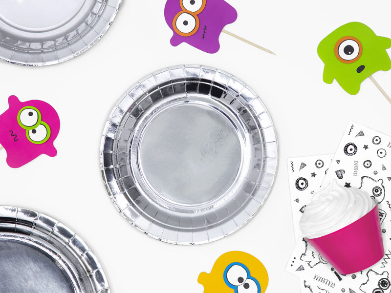 Plates, silver, 18cm (1 pkt / 6 pc.)